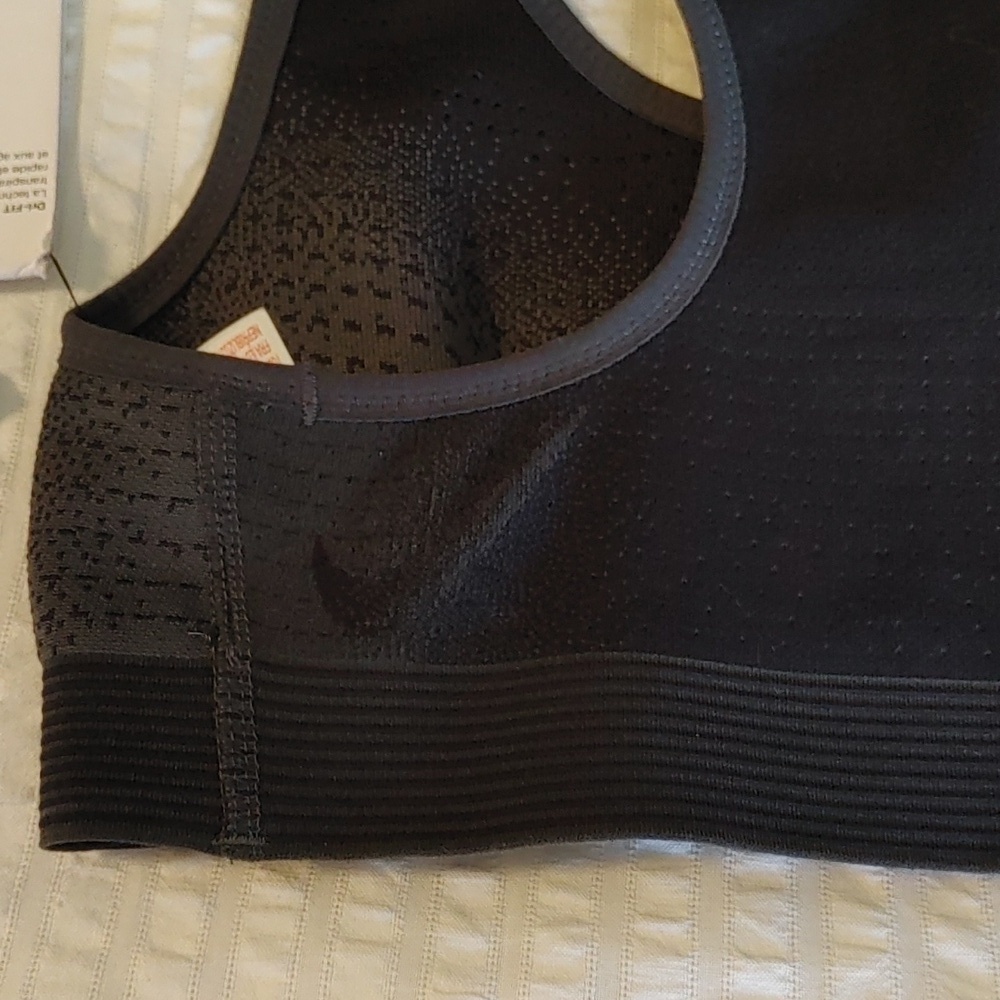 NWT Nike Swoosh Girls Youth Sports Top Medium - Picture 9 of 15